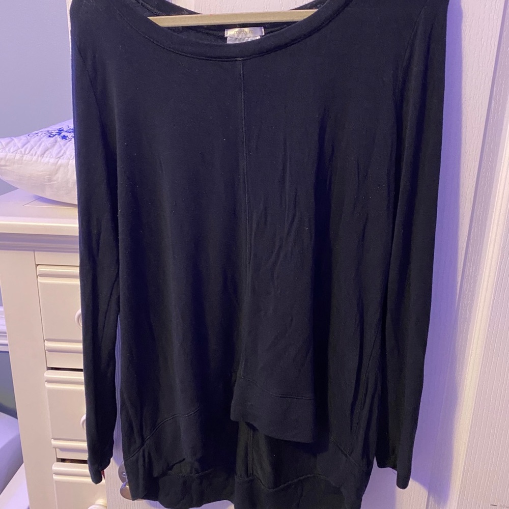 Basic black light long sleeve shirt